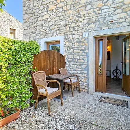 Cozy Studio Im Steinhaus Mit Pool, Klima, Wifi Apartman *