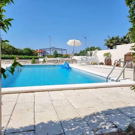 Apartman Cozy Studio Im Steinhaus Mit Pool, Klima, Wifi Filipac