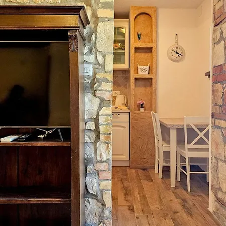 Cozy Studio Im Steinhaus Mit Pool, Klima, Wifi Filipac