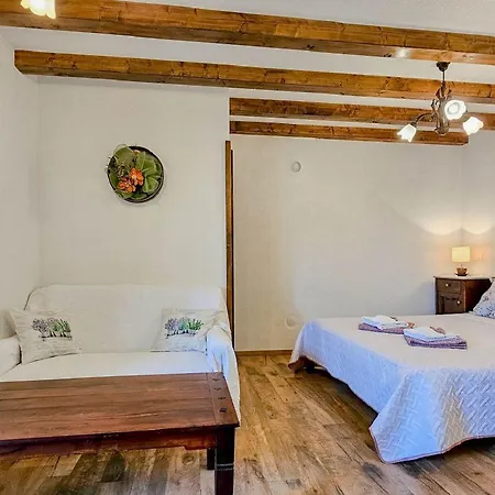 Cozy Studio Im Steinhaus Mit Pool, Klima, Wifi Daire