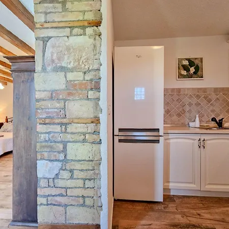 Daire Cozy Studio Im Steinhaus Mit Pool, Klima, Wifi Filipac